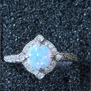 Elegant .925 Silver Opal Ring size 8